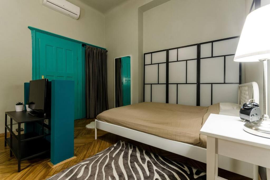 Cosy Apartment In Party District K30 Boedapest Buitenkant foto