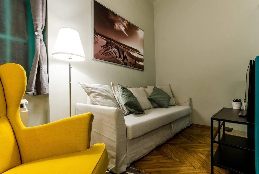 Cosy Apartment In Party District K30 Boedapest Buitenkant foto